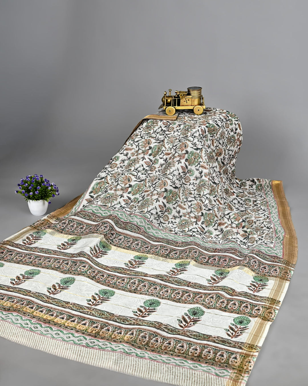 Pure Maheshwari Silk Handblock Printed Saree - White Base Sanganeri