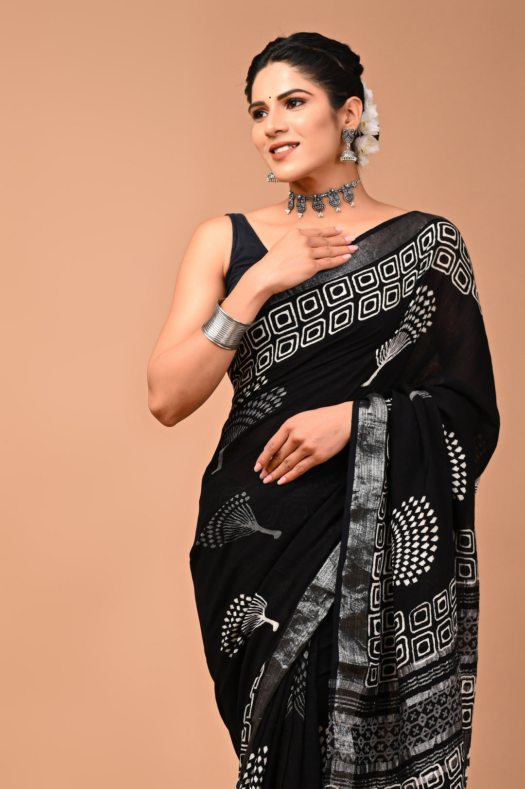 Linen cotton Handblock printed saree with blouse piece - Black And White