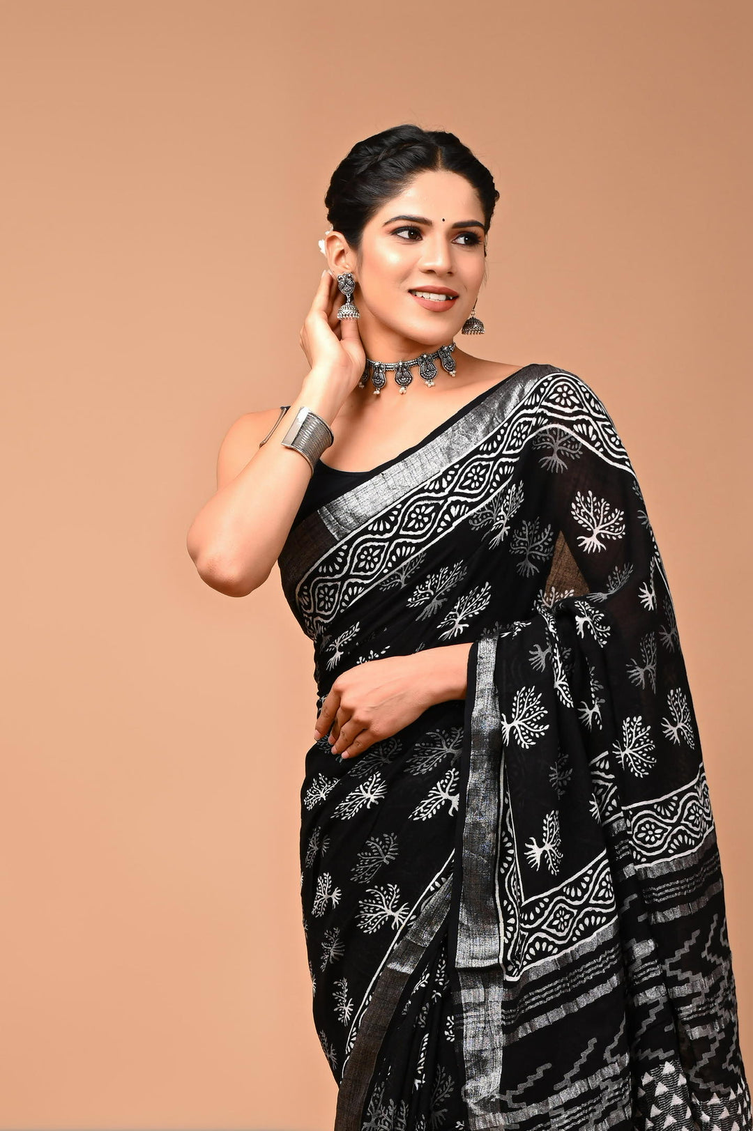Linen cotton Handblock printed saree with blouse piece - Black And White
