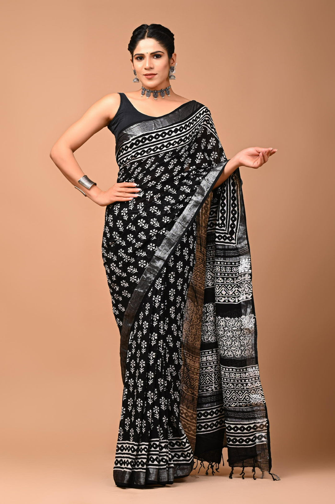 Linen cotton Handblock printed saree with blouse piece - Black And White