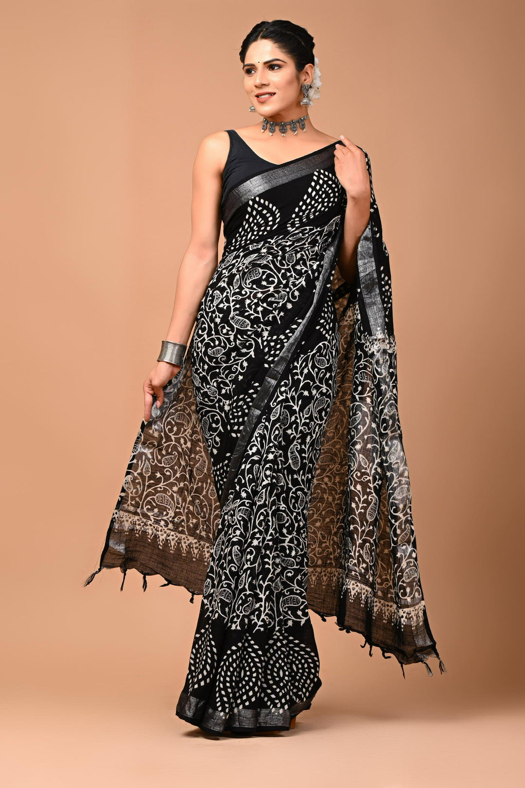 Linen cotton Handblock printed saree with blouse piece - Black And White