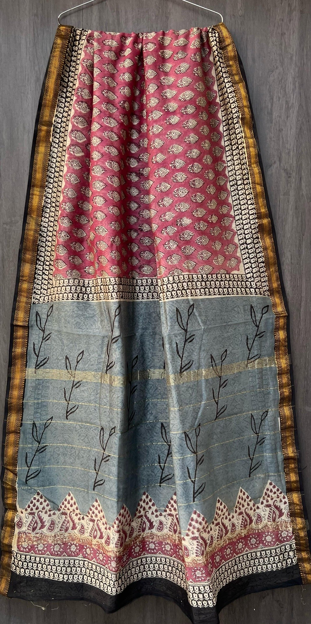 Pure Maheshwari Silk Saree - Lilac Purple Paisley Motifs & Monochrome Geometric Check Print