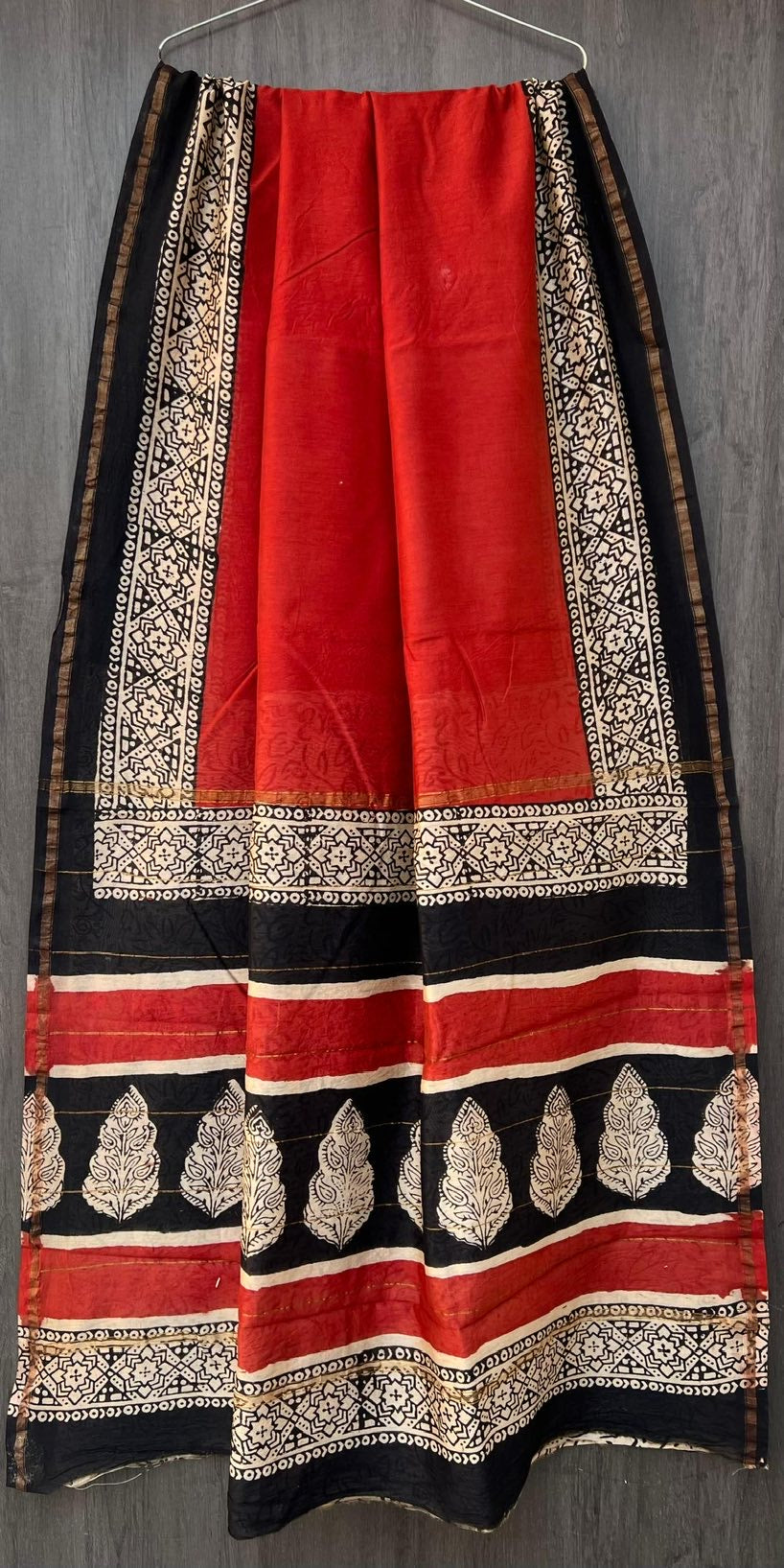 Putaai Red & Black Chanderi Bagru  Handblock Printed Silk Cotton Saree With Blouse
