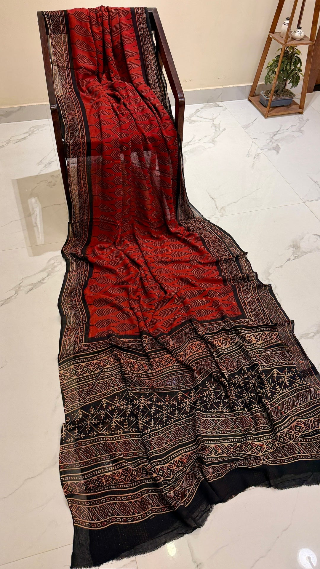 Crimson Red & Black Chevron Leaf Print Georgette Saree