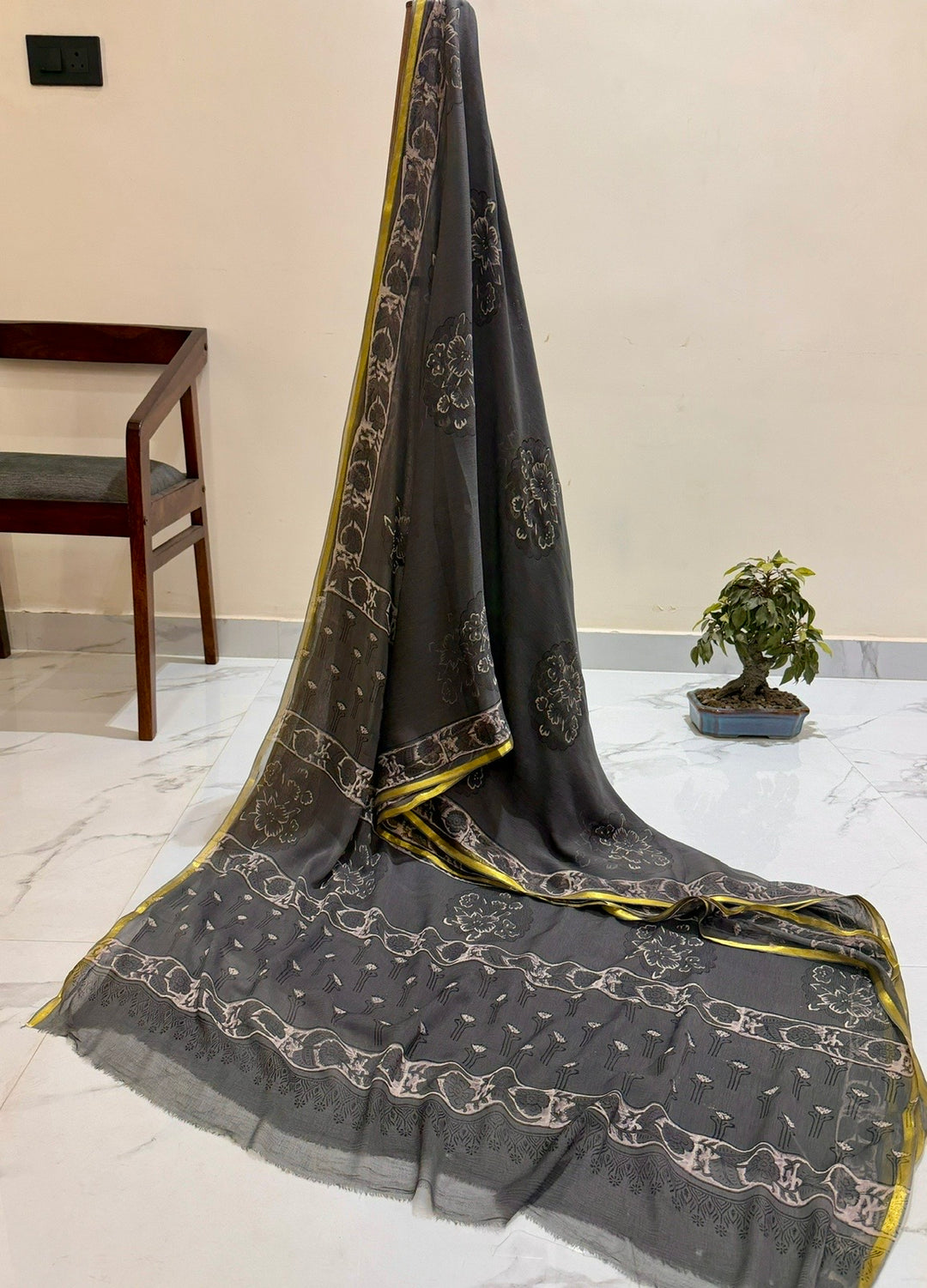 Sophisticated Charcoal Grey Diamond Chiffon Saree with Bold Floral Motifs