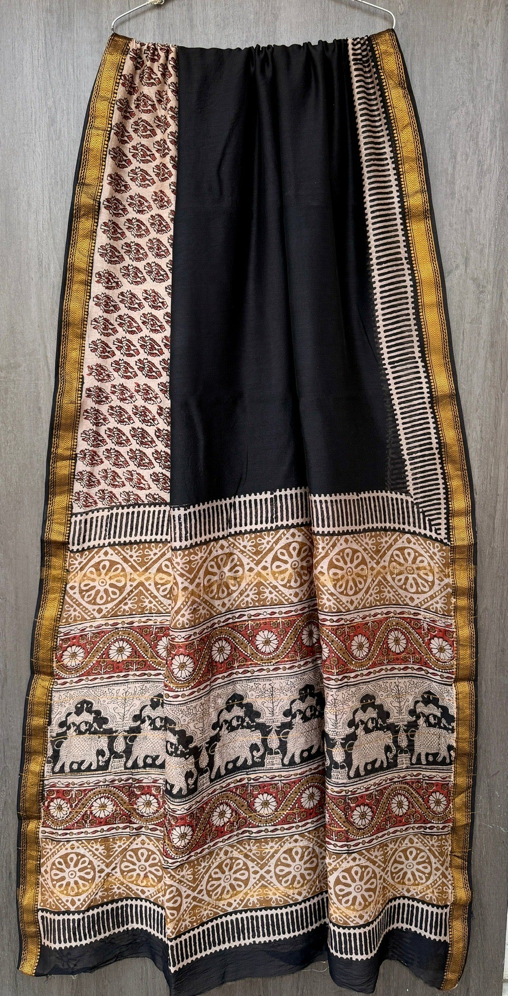 Black & Ivory Traditional Motif Maheshwari Silk Saree with Golden Zari