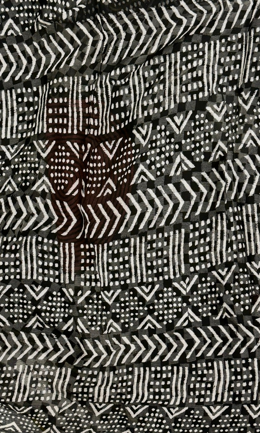 Contemporary Black Double Diamond Saree with Bold Polka Dots and Checkered Pattern Pallu