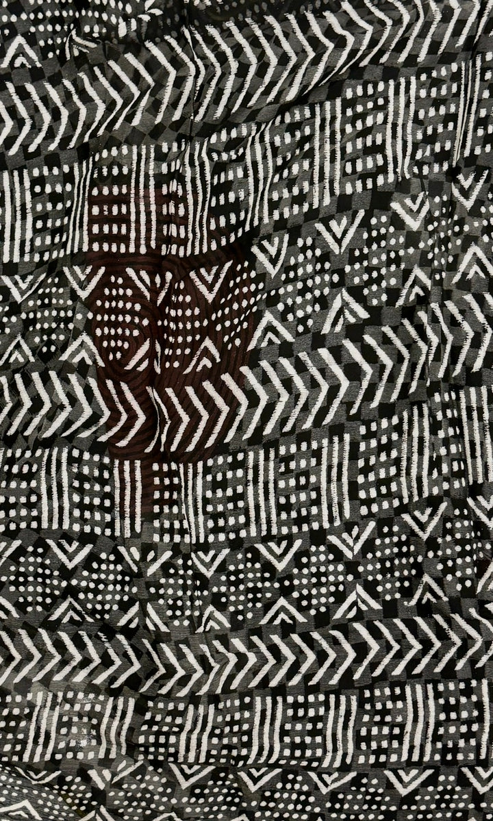 Contemporary Black Double Diamond Saree with Bold Polka Dots and Checkered Pattern Pallu
