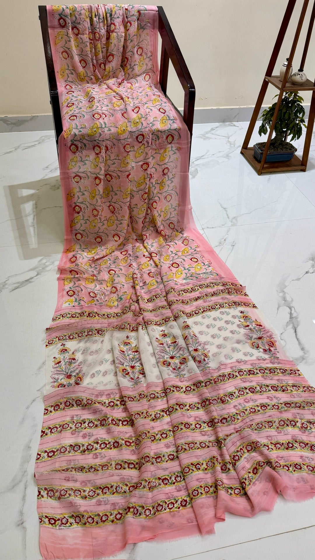 Pink Printed Georgette Saree | Floral Festive & Daily Wear Saree with Zari
