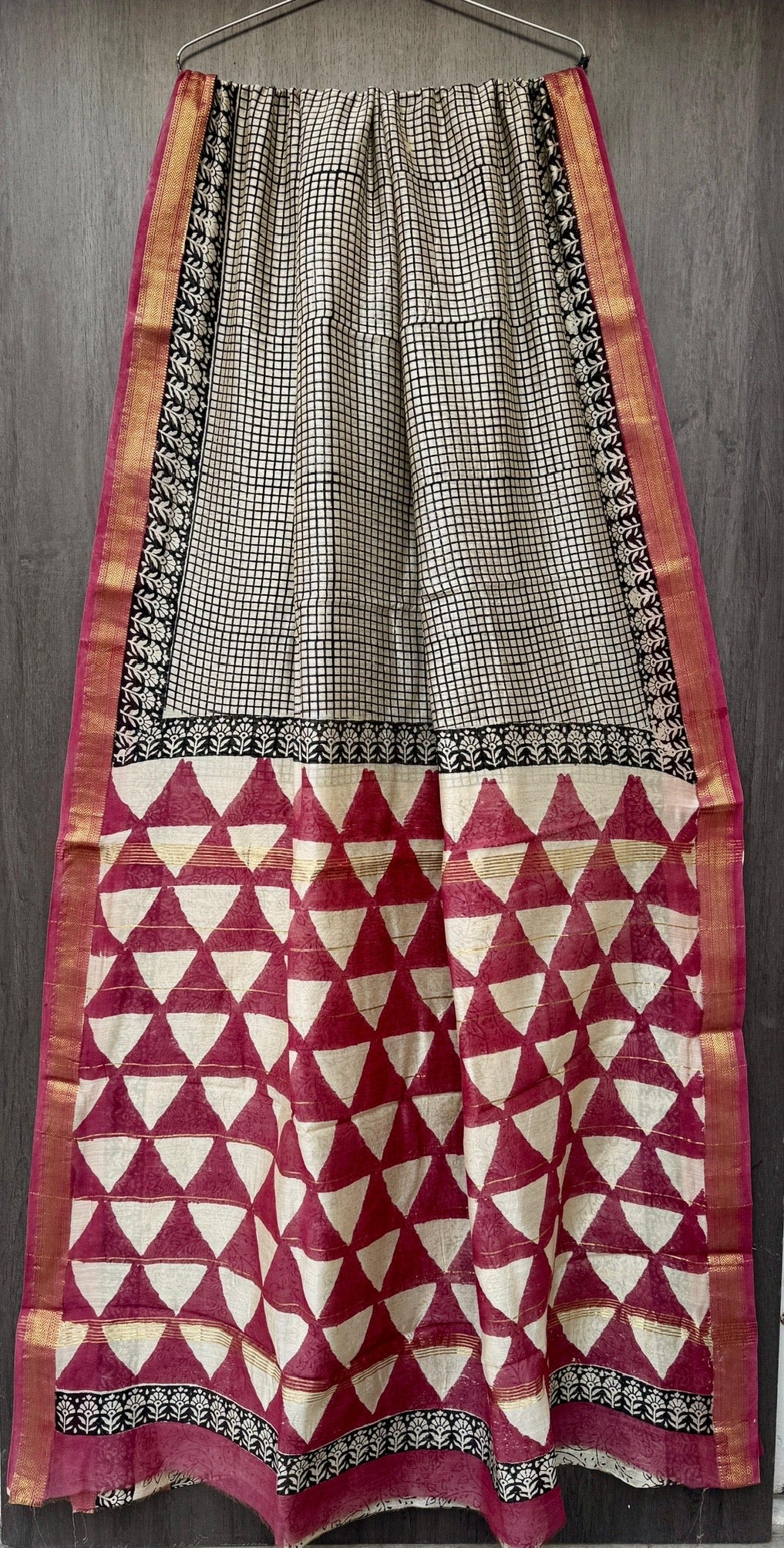Wine Pink & Off-White Geometric Triangle Check Handblock Printed Pure Maheshwari Silk Saree