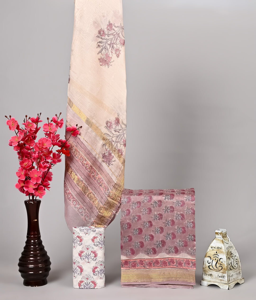 Handblock Printed Dusty Pink & Off-White Floral Pure Maheshwari Silk Border Suit